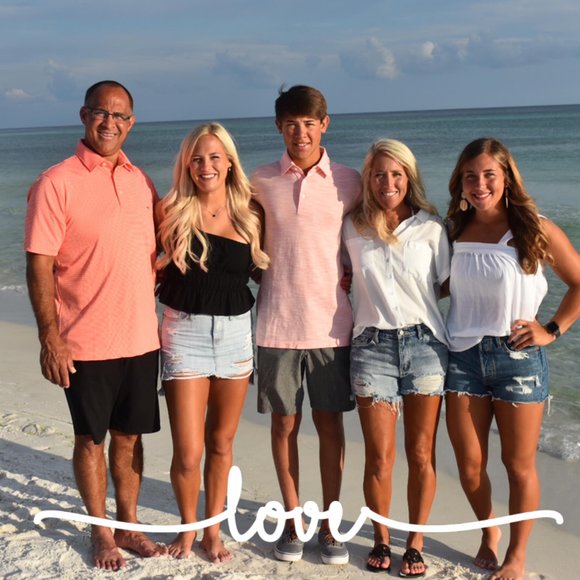 Meet your Posher, Jennifer - Picture 1 of 1